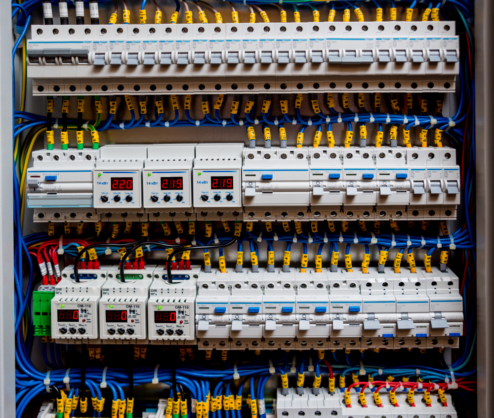 Distribuidora de quadros elétricos: onde encontrar a empresa certa?